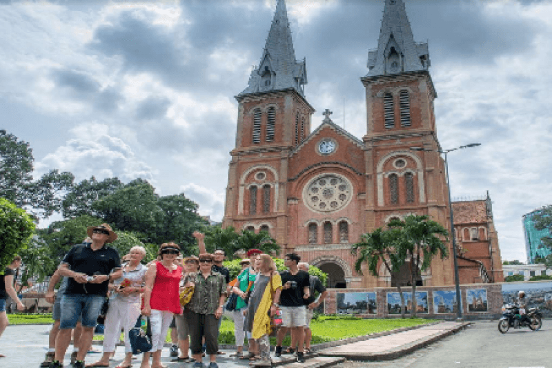 Vietnam School Tour 'The Amazing Race'